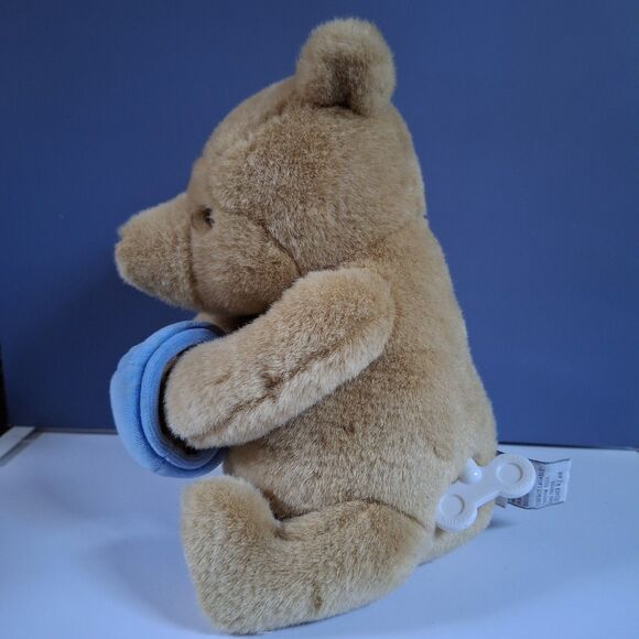 9" Winnie The Pooh Gund Classic Musical Stuffed Bear 1995  Disney EUC Clean! - Picture 2 of 7
